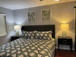 3 habitaciones, tabla de planchar con plancha, wifi y ropa de cama 