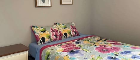 3 bedrooms, iron/ironing board, travel cot, free WiFi