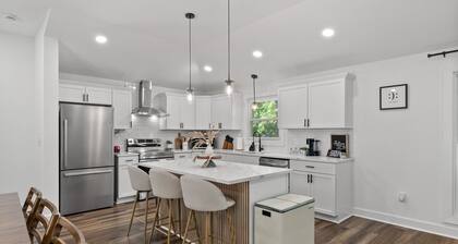 Blackwood Ridge, By Bertin (1221 Beverly Hills Dr)