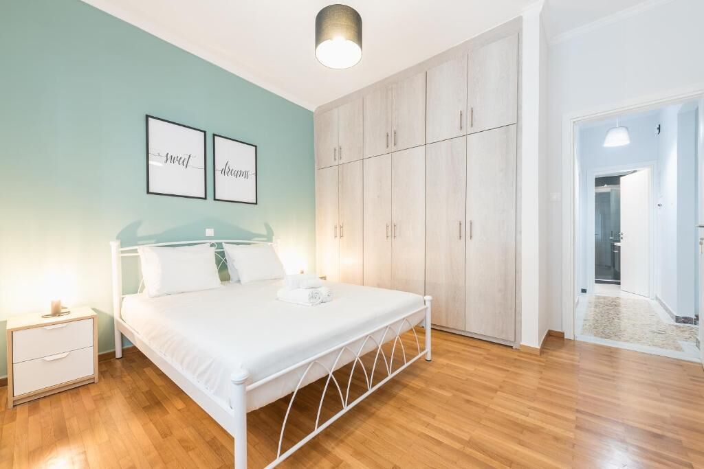 Apartamento Confort, balcón, vistas a la ciudad | Ropa de cama hipoalergénica, cortinas opacas, sistema de insonorización