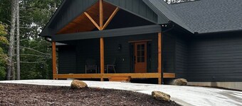 Lake Front Retreat with 2-tier Dock , Brand new 4 Bedroom Home 