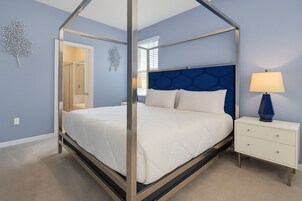 Single Room, 1 King Bed, Non Smoking | Free WiFi