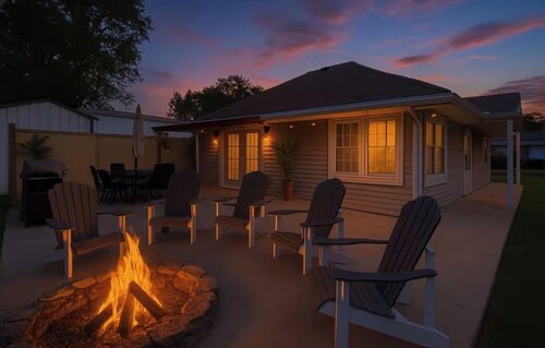 Modern Lakeview Cottage