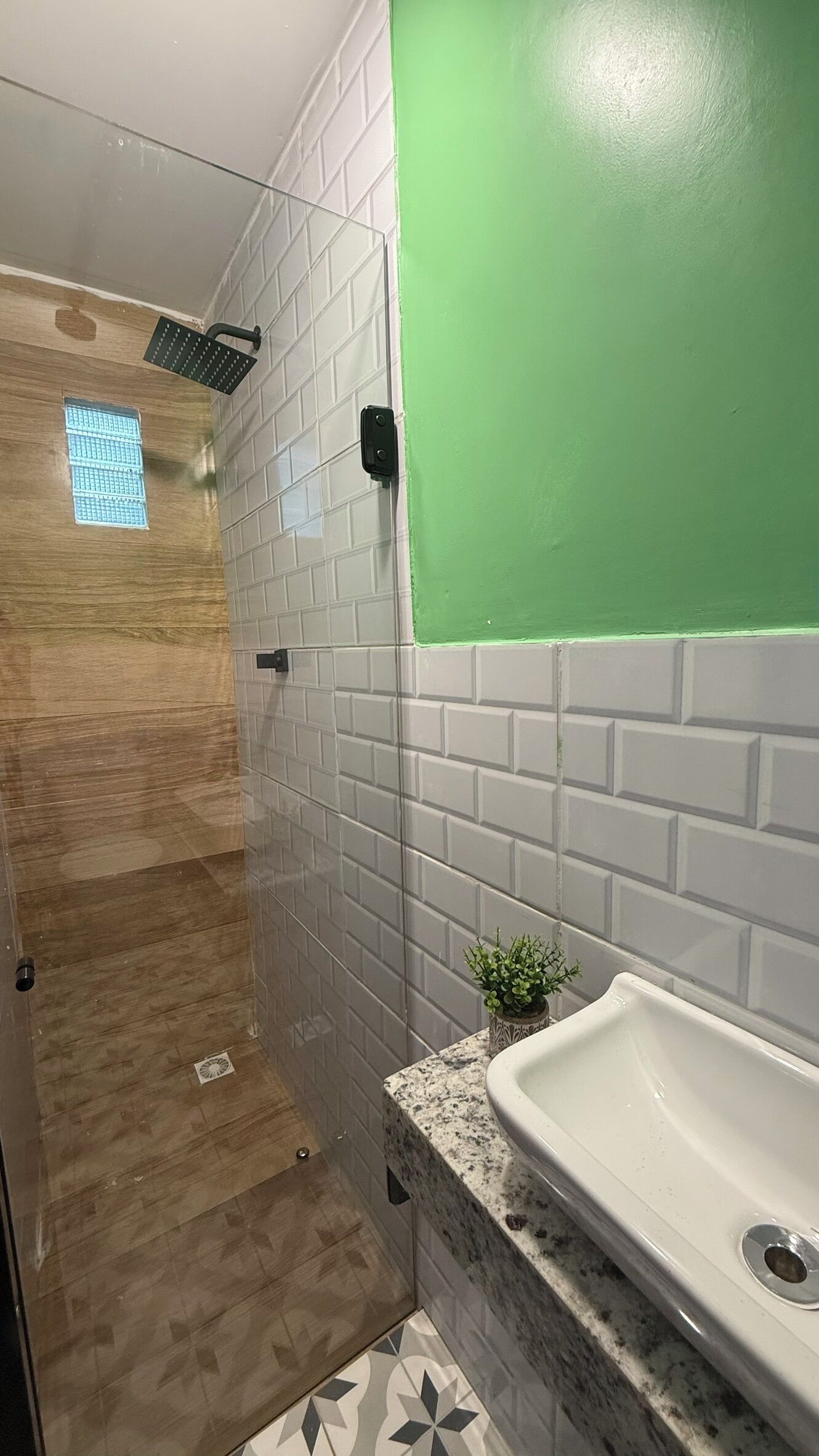 Dusj, håndklær, såpe og sjampo