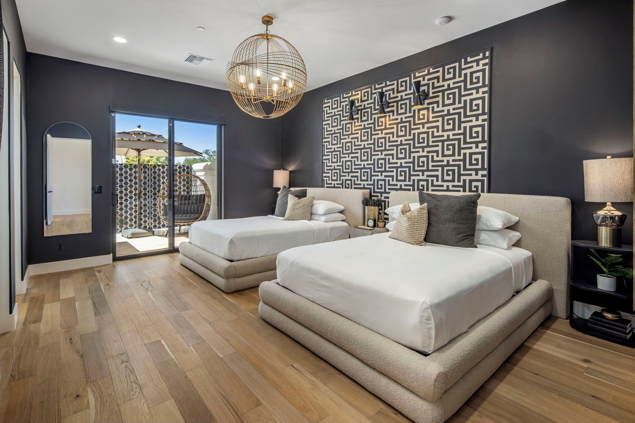 13 habitaciones, tabla de planchar con plancha y wifi gratis 