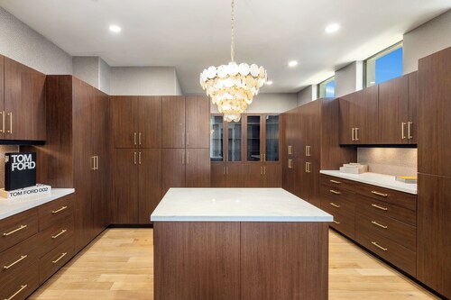 SWSS Premier 10BR Estate | Pool with Swim‑Up Bar | Golf Simulator | Sport Court | Sauna & Col...