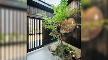 Rumah Tradisional, 4 kamar tidur, dapur, pemandangan kebun | Pemandangan taman