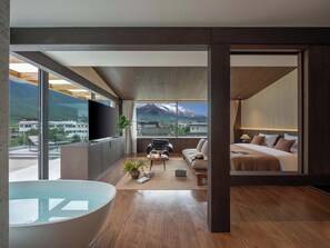 Free minibar items, individually decorated, desk, laptop workspace - Qingshanyue Panorama Design Resort (Lijiang)