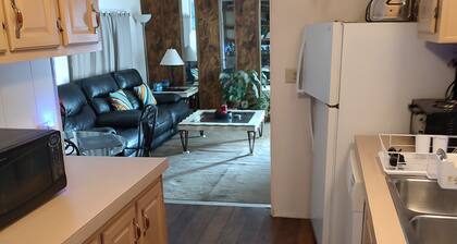 3-bedroom mobile home in superb Punta Gorda with AC