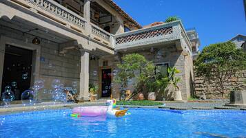 Luxury Villa | Pool