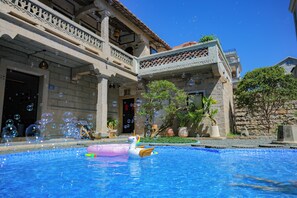 Luxury Villa | Pool