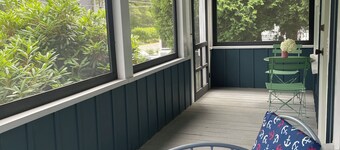 Beach garden cottage with AC in charming Ogunquit