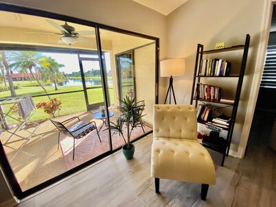 Serene Haven of Peace villa in Naples close to Downtown Fifth Avenue- 2 bedrooms