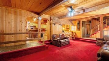 ํ์ฐ์ค (3 Bedrooms) | ํ๋ฉด๋