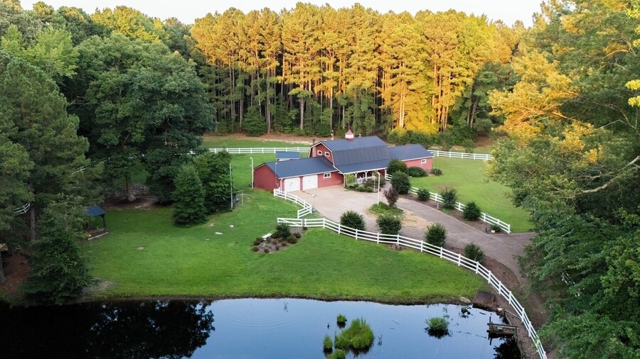 Pet-friendly 3BR Lake House Firepit & Pier