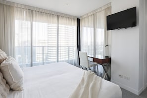 2 chambres, fer et planche à repasser, Wi-Fi gratuit, draps fournis