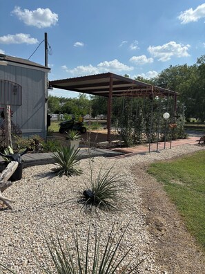 Property grounds - Country Retreat with Separate spaces for everyone! (Seguin)