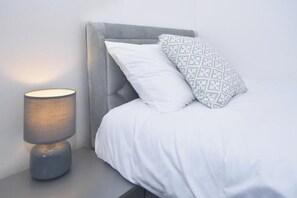 3 quartos, ferros/tábuas de passar roupa, Wi-Fi, roupa de cama