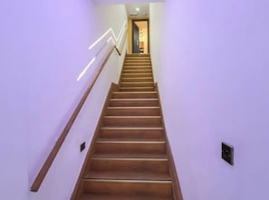Interior - Luxury Chester City Apartment  2  Near Station (Chester)