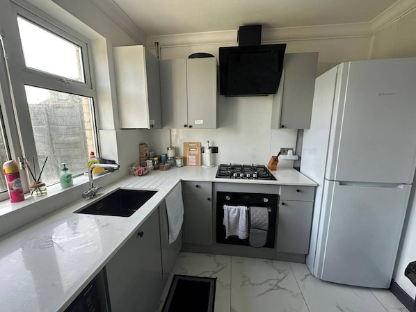 Fridge, microwave, oven, stovetop