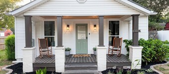 The Pecan Street Retreat - 1935 Gem