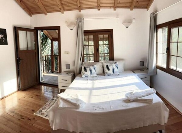 5 عدّة غرف نوم ومكتب وسرير سفر وواي فاي مجانًا