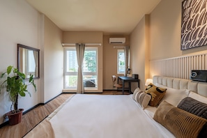 1 chambre, fer et planche à repasser, accès Internet