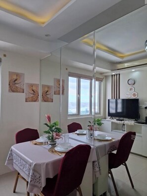 Standard Apartment | Dining room