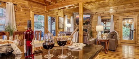 Suite, Accessible | 5 bedrooms, Internet