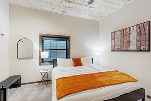 3 bedrooms, internet, bed sheets