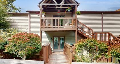 Perfect Family Getaway, 2BR condo with Full Kitchen, Wifi and Linens Provided