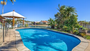 A heated pool - Canal Front family Home with expensive undercover outdoor area and pool (Maroochydore)
