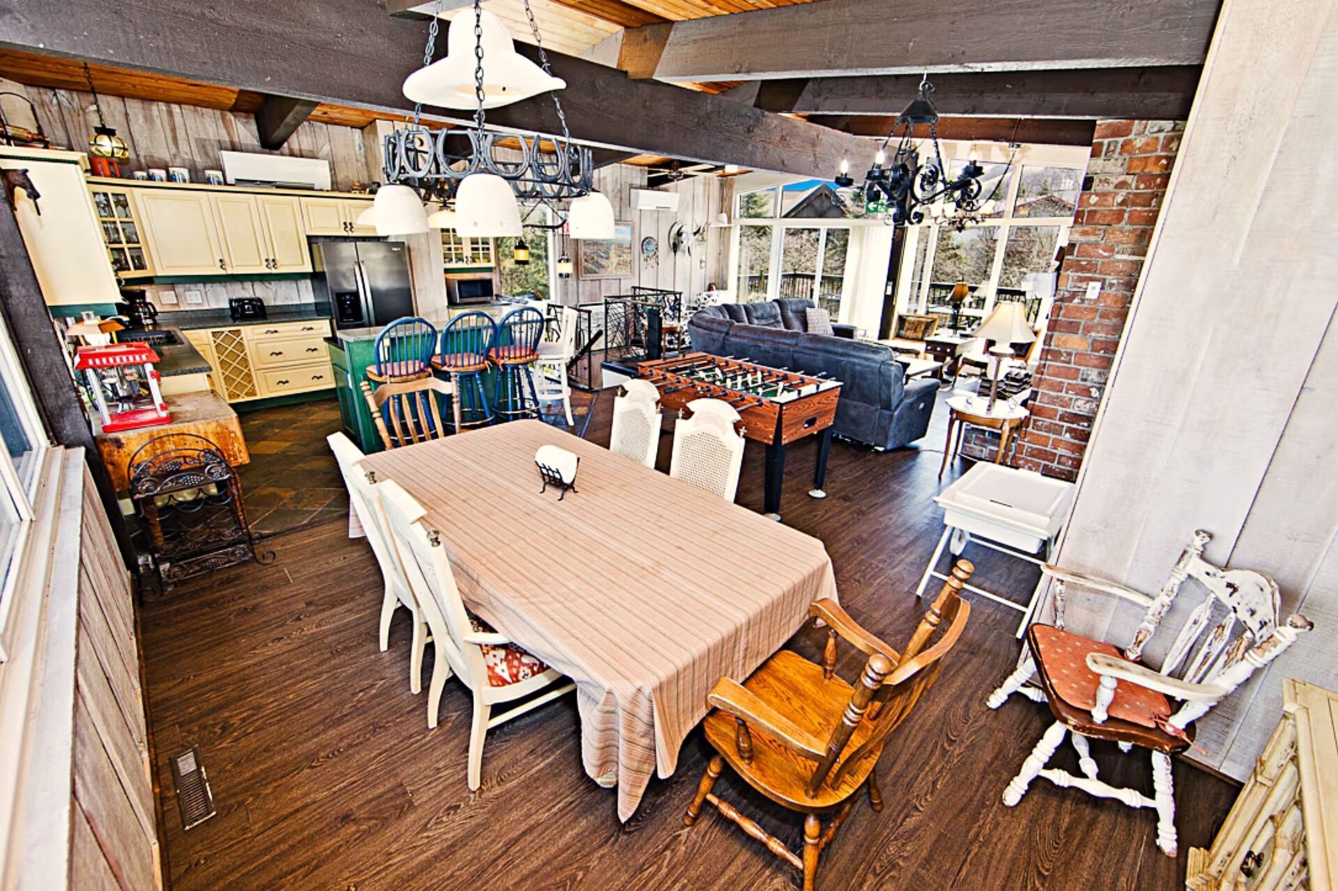 Standard Chalet, 5 Bedrooms, Non Smoking, Mountain View | Laptop workspace, free WiFi, bed sheets