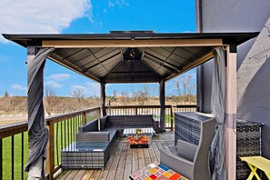 Standard Chalet, 5 Bedrooms, Non Smoking, Mountain View | Terrace/patio