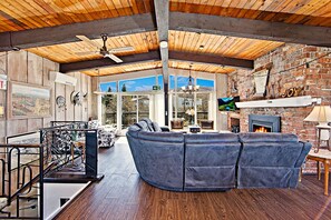 Standard-Chalet, 5 Schlafzimmer, Nichtraucher, Bergblick | Laptopgeeigneter Arbeitsplatz, kostenloses WLAN, Bettwäsche