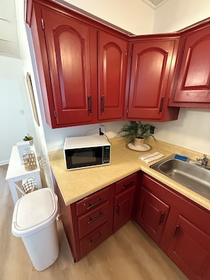 Microwave, oven, stovetop, dishwasher
