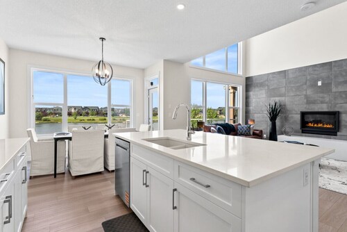 Stunning Executive Home » Central AC » King Bed