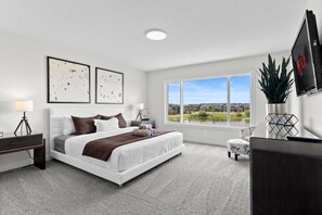 3 bedrooms, desk, iron/ironing board, travel crib - Stunning Executive Home » Central AC » King Bed (Airdrie)