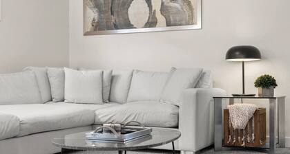 Stunning Executive Home » Central AC » King Bed