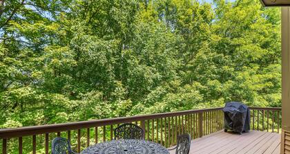 Spacious end unit townhome w/ gas fireplace, deck & grill- minutes to ski lifts