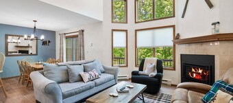 Spacious end unit townhome w/ gas fireplace, deck & grill- minutes to ski lifts