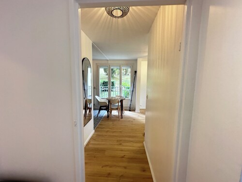 Confort et verdure : moderne 2 pièces avec Parking à Domont