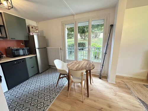 Confort et verdure : moderne 2 pièces avec Parking à Domont