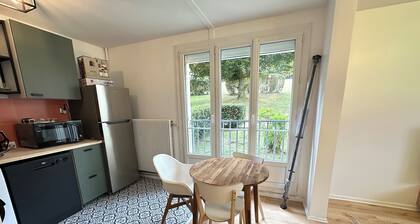 Confort et verdure : moderne 2 piĂšces avec Parking Ă  Domont