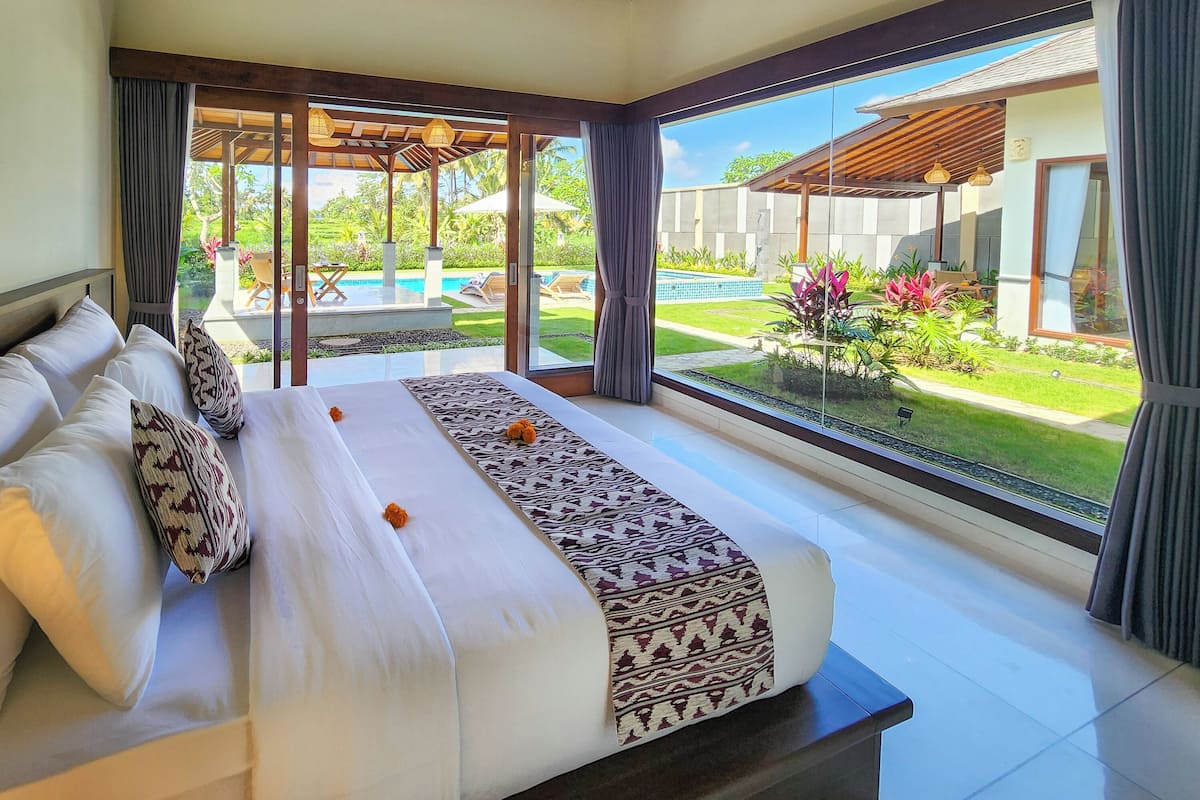 In-room safe, desk, laptop workspace, blackout drapes