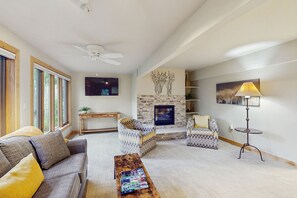 TV, fireplace