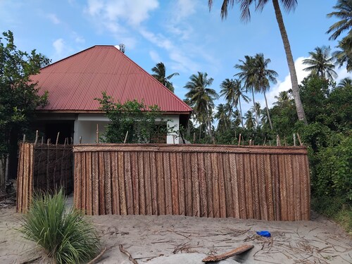 Quaint 2-bedroom bed & breakfast in Pwani Region Mafia Island Marine Park