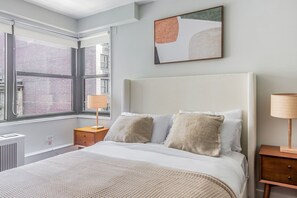 Iron/ironing board, WiFi, bed sheets