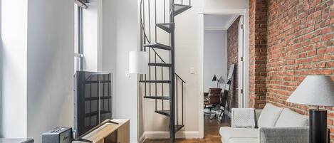 Télévision, chaîne hi-fi