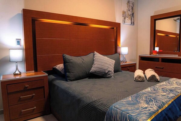 3 bedrooms, iron/ironing board, WiFi, bed sheets